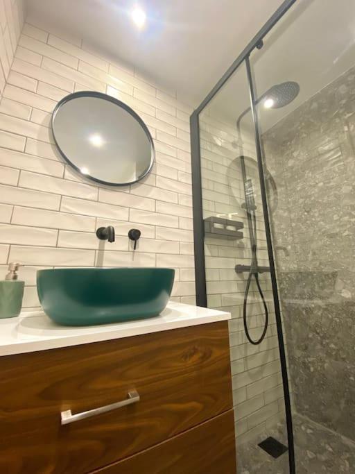 Piraeus Apartment For Rent ภายนอก รูปภาพ
